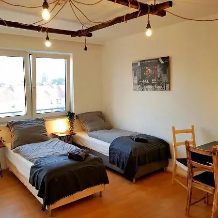 Design-apartment Fuer 4 Mit Kueche Nahe Der City